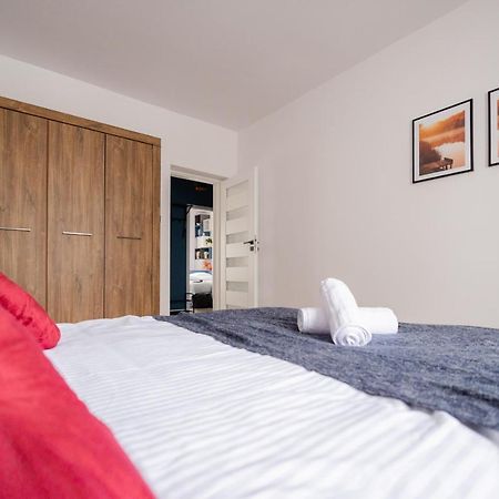 Pod Skrzydlami - Centrum - 24H Czestochowa Ngoại thất bức ảnh
