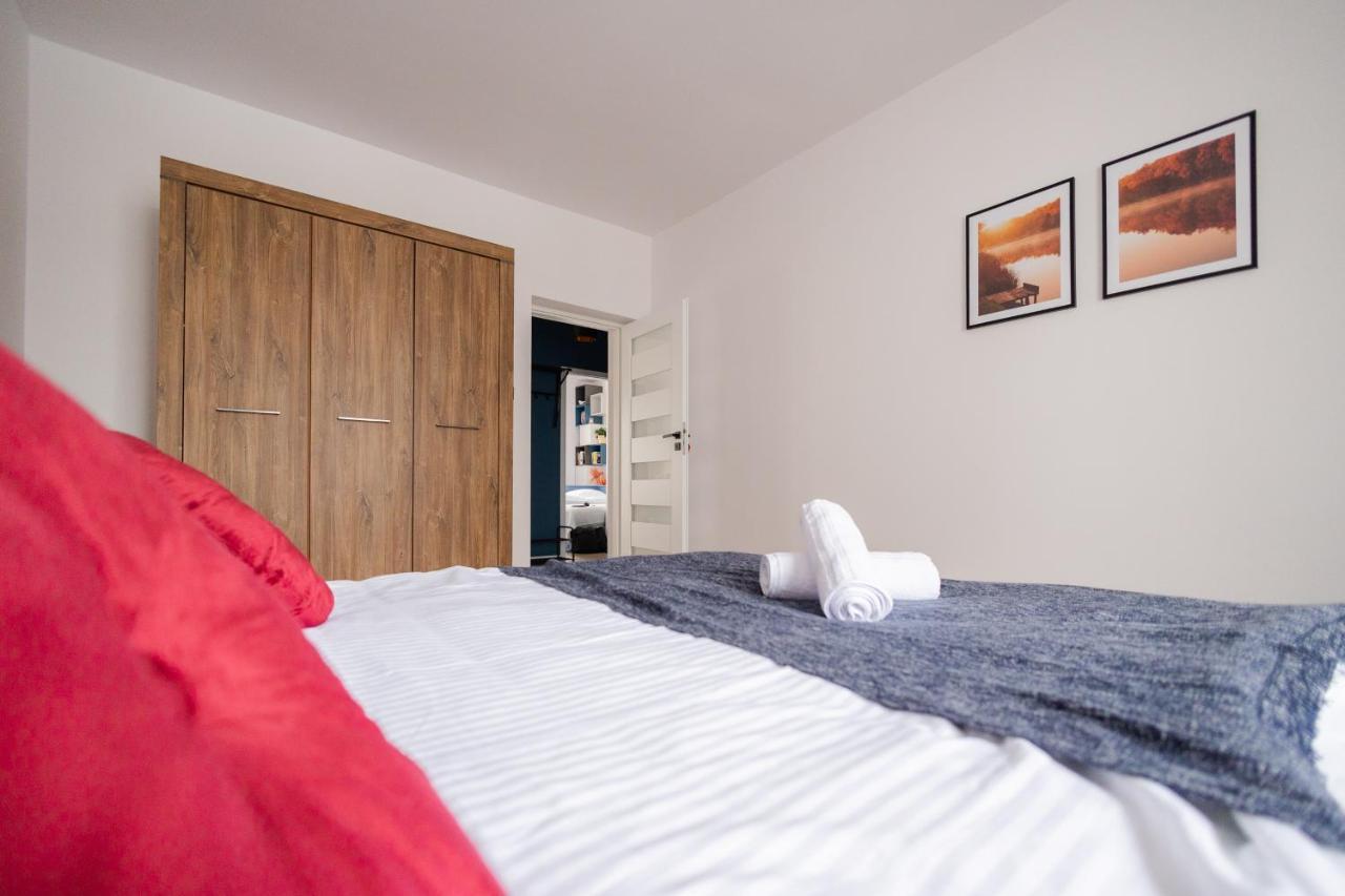 Pod Skrzydlami - Centrum - 24H Czestochowa Ngoại thất bức ảnh