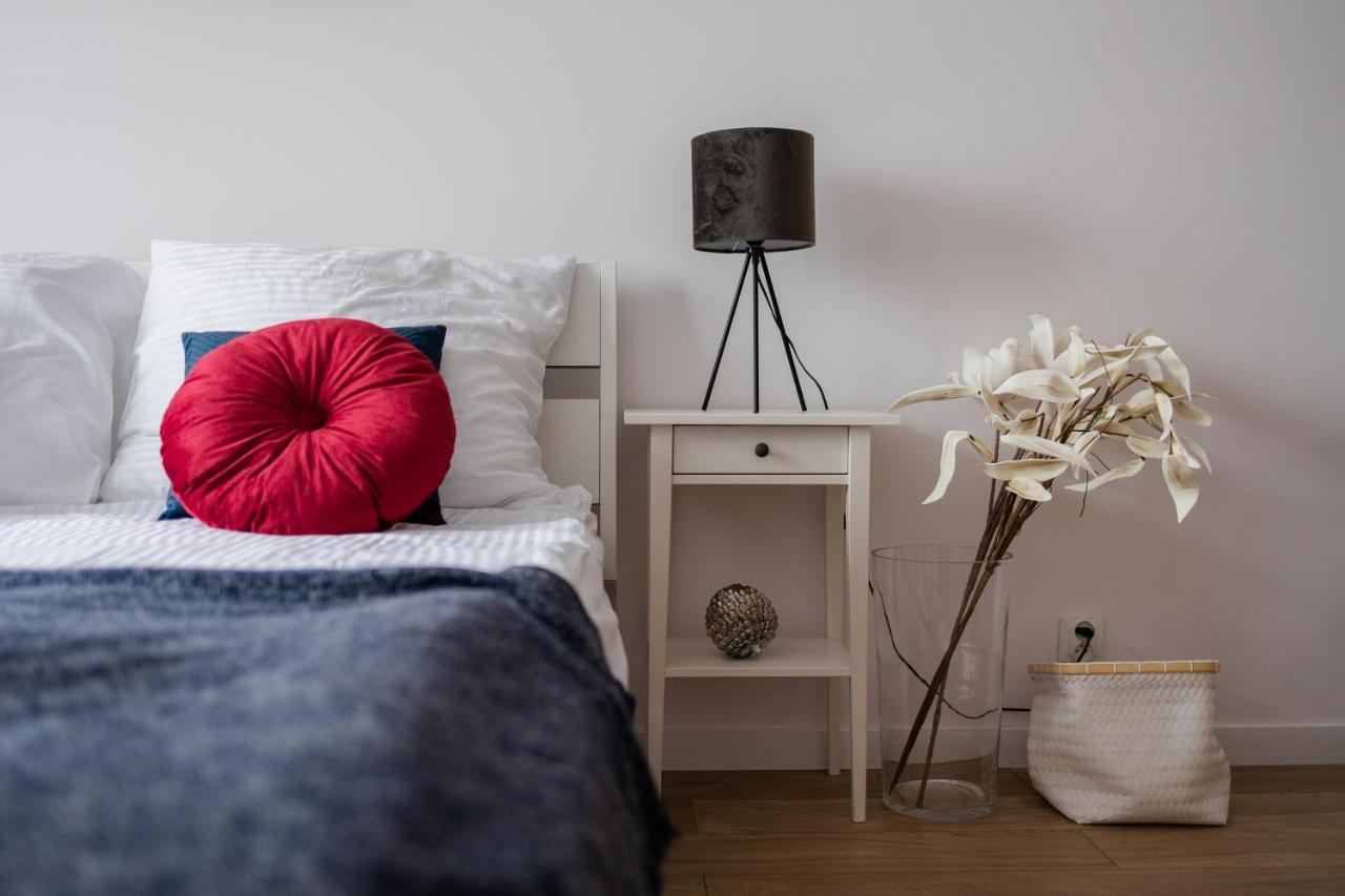 Pod Skrzydlami - Centrum - 24H Czestochowa Ngoại thất bức ảnh