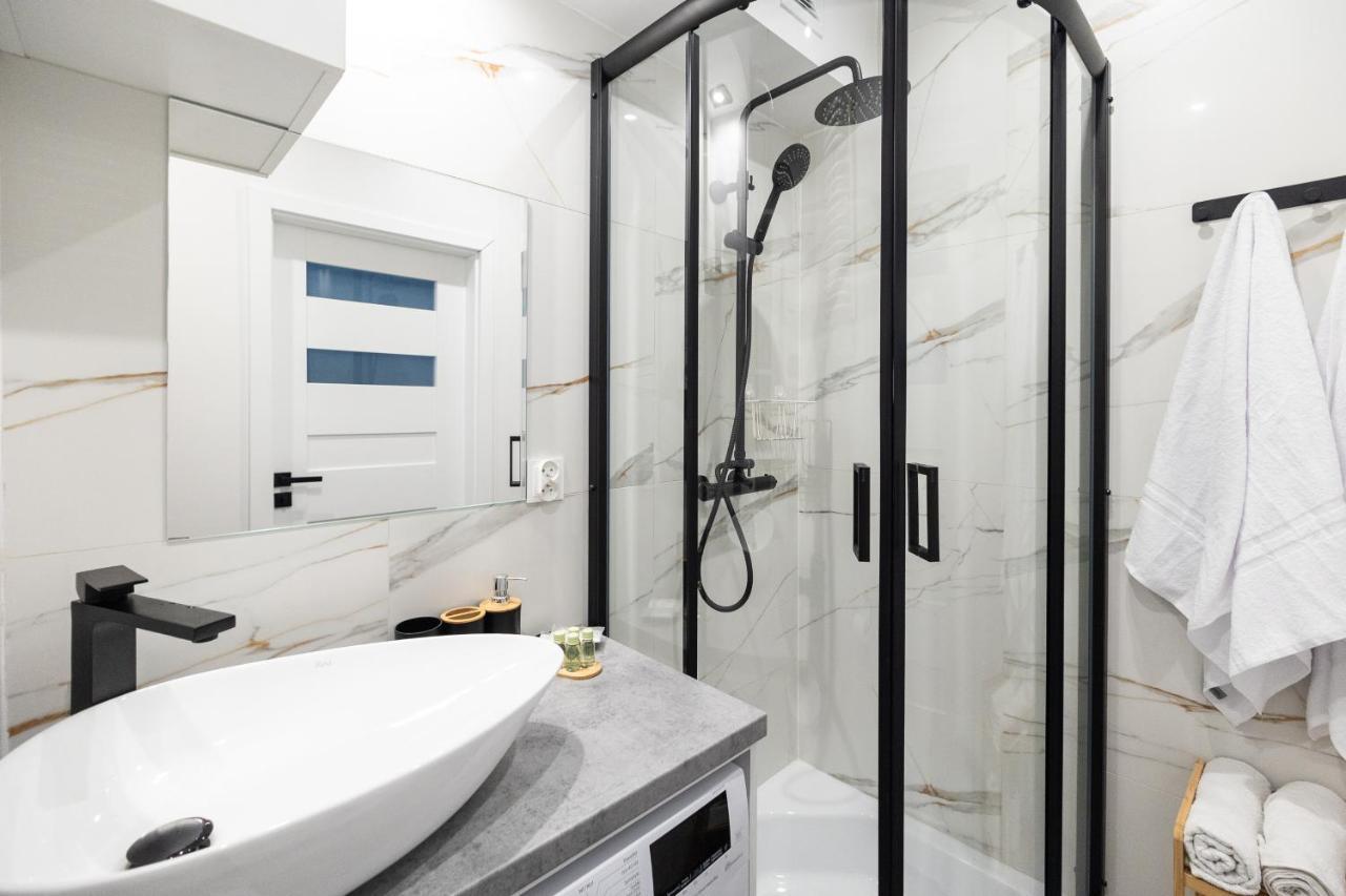 Pod Skrzydlami - Centrum - 24H Czestochowa Ngoại thất bức ảnh